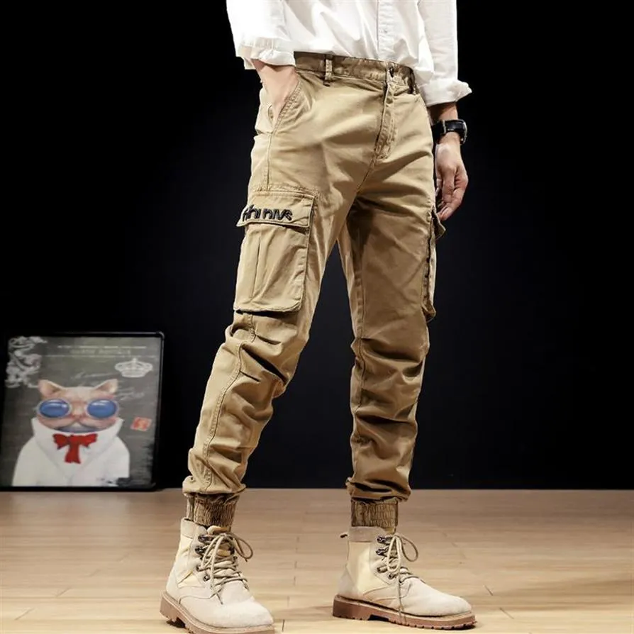 メンズジーンズファッションデザイナーメンメンビッグポケットカジュアルオーバーオーズカーゴパンツ高品質のストリートウェアカーキカラーヒップホップジョガーT3092