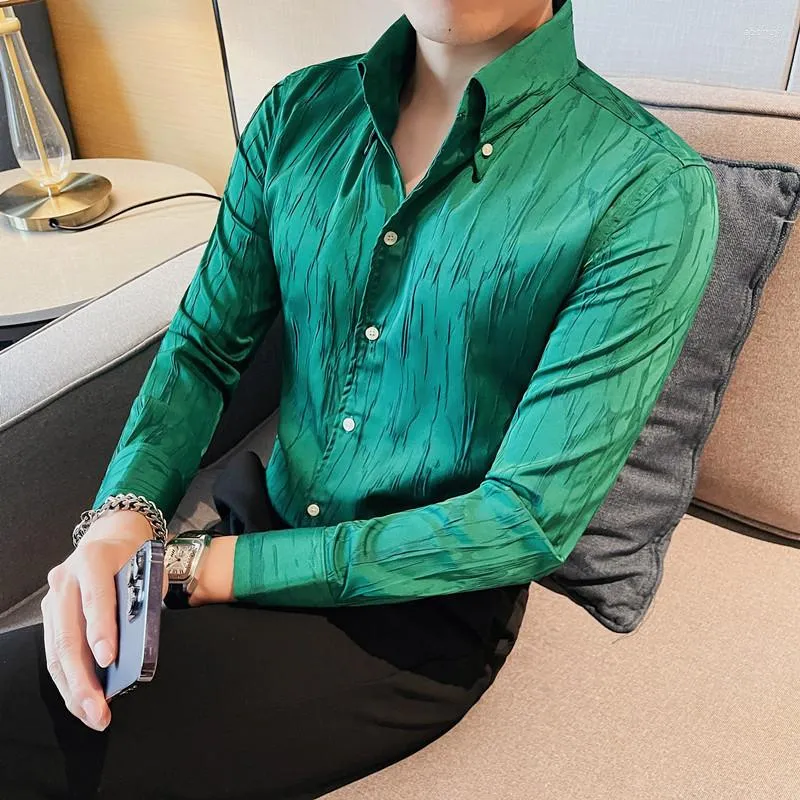 Mäns avslappnade skjortor Luxury Autumn 3D Pleated Shirt For Men Long Sleeve Slim Lapel Högkvalitativ Business Dress Clothing 2023