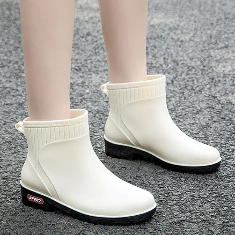 Boots de pluie Bottes d'eau femme Raine Chaussures caoutchouc
