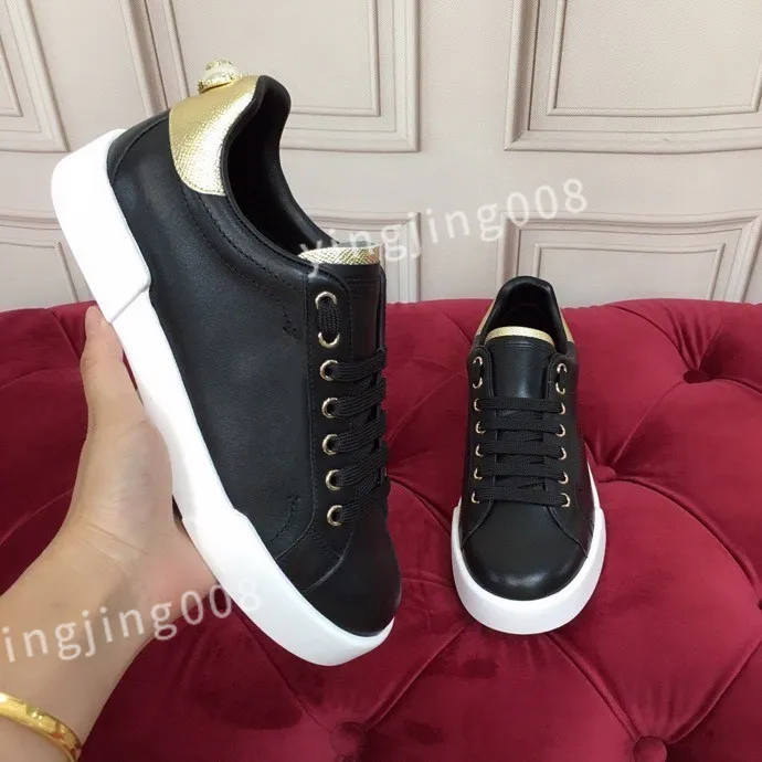 2023 New Luxurys Casual Shoes Casual Designer Sneaker Black White Leather Calfskin Sneakers Shoe Brands Comfort Outdoor Treinadores ao ar livre Men Walking HC210802