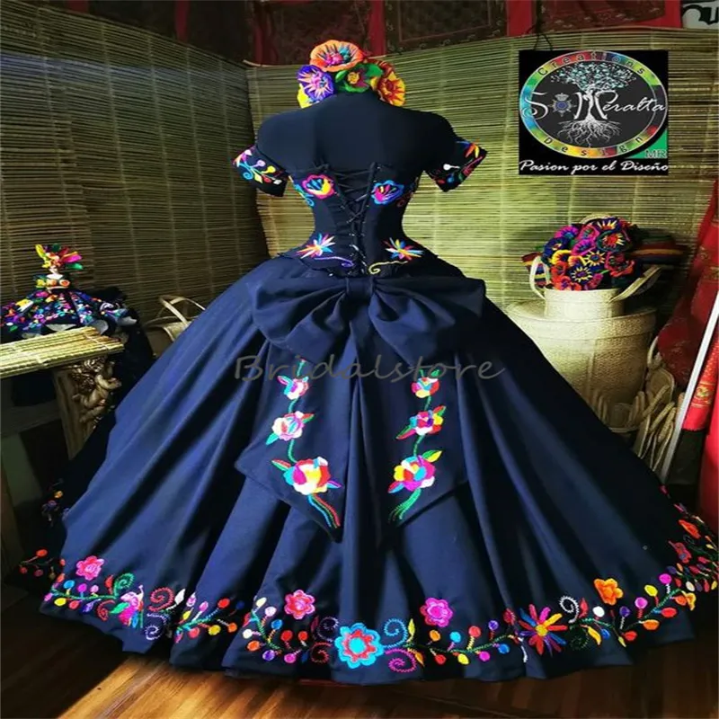 Vintage granatowa sukienka Quinceanera z haftami vestidos para xv anos sweet 16 szat de soiree corset ballkleider meksykański debiutanty vestidos 15 suknie imprezowych