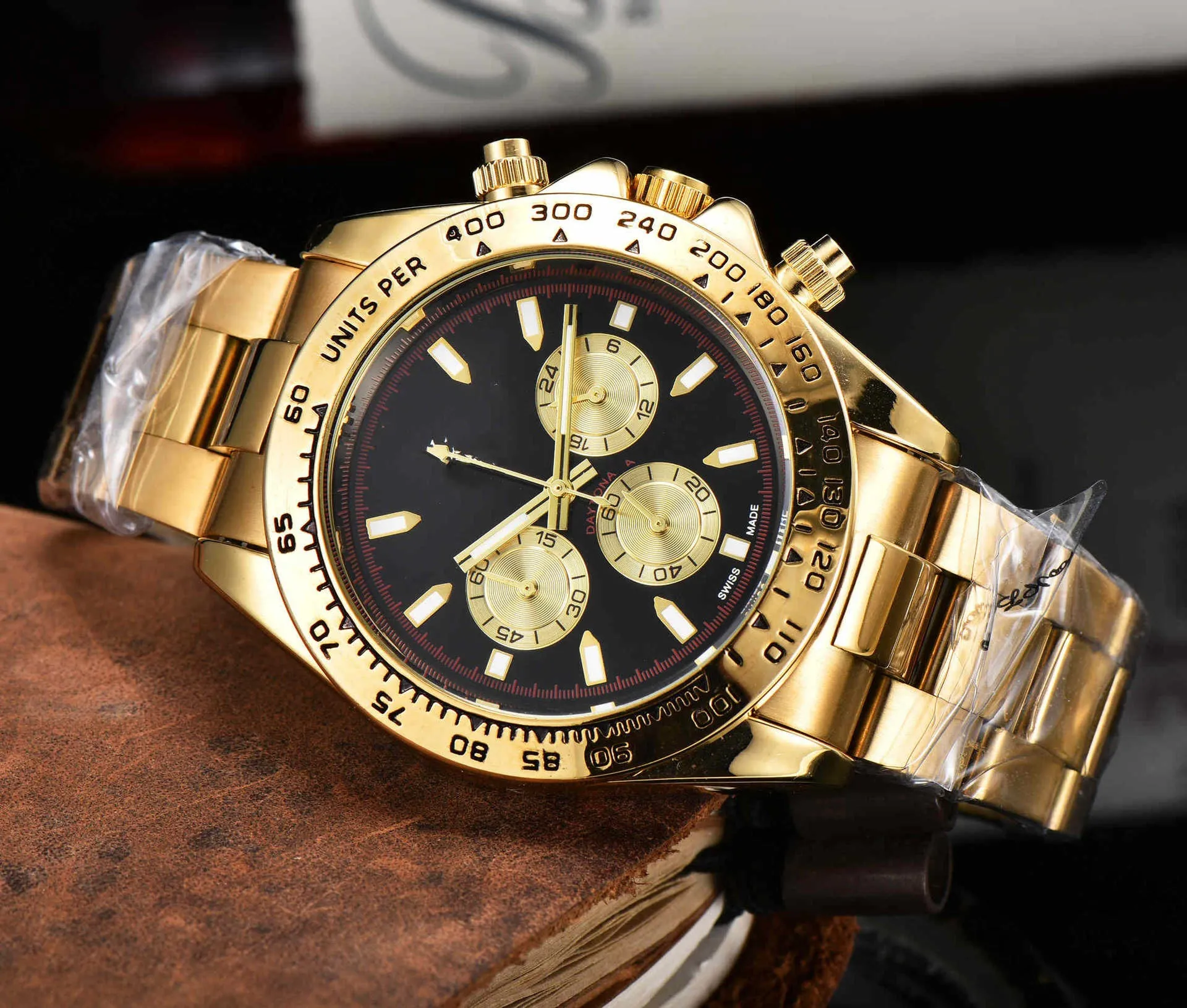 Zegarek designerski Montre Mens Watch Chronograph Quartz zegarki Wysokiej jakości wiele kolorów gumowe paski męskie zegarki zegarki szklane na rękę