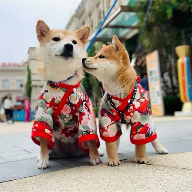 猫犬の春の夏の服日本語スタイルのペット服の小さな服の着物は、中程度の犬のための着物であり、Corgi子犬衣装衣装HKD230812