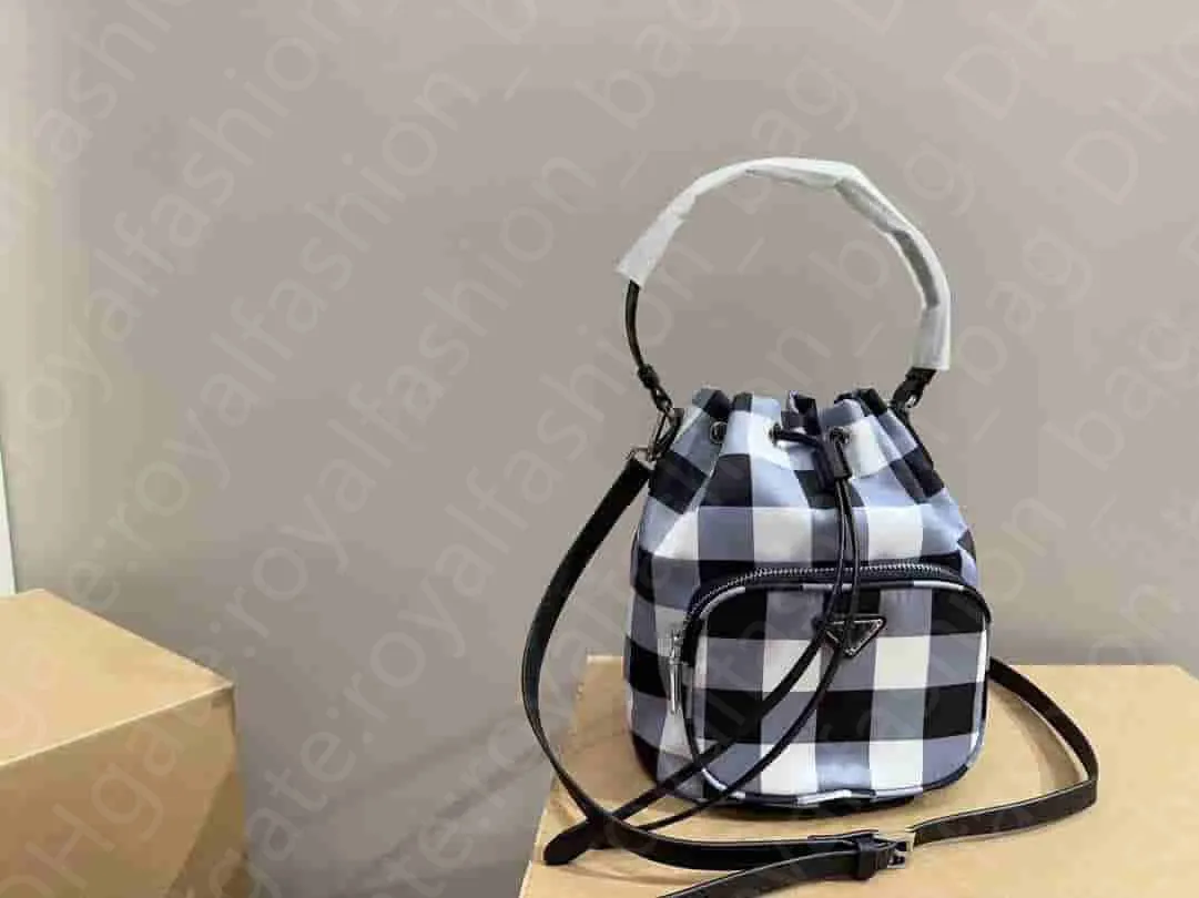 Fashion Nylon Bag Women Crossbody Bag Drawstring Design Open Bucket Luxury Designer Bag