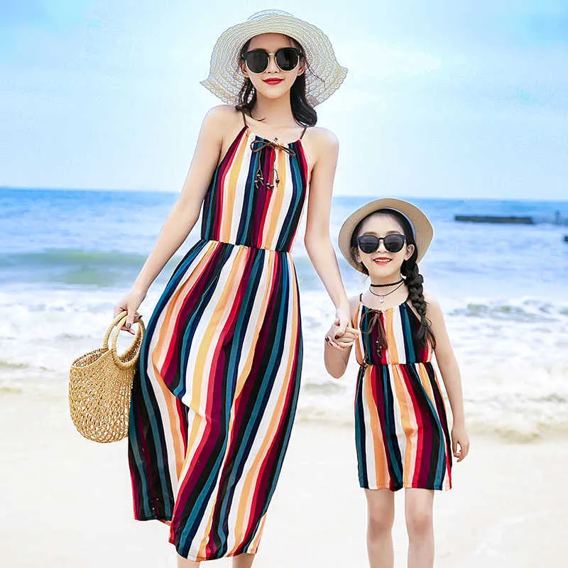 Family Matching Outfits Summer Mother Daughter Dress Suspenders Floral Long Dress Vacation Beach Dress Family Matching Outfits Girl Princess Dress