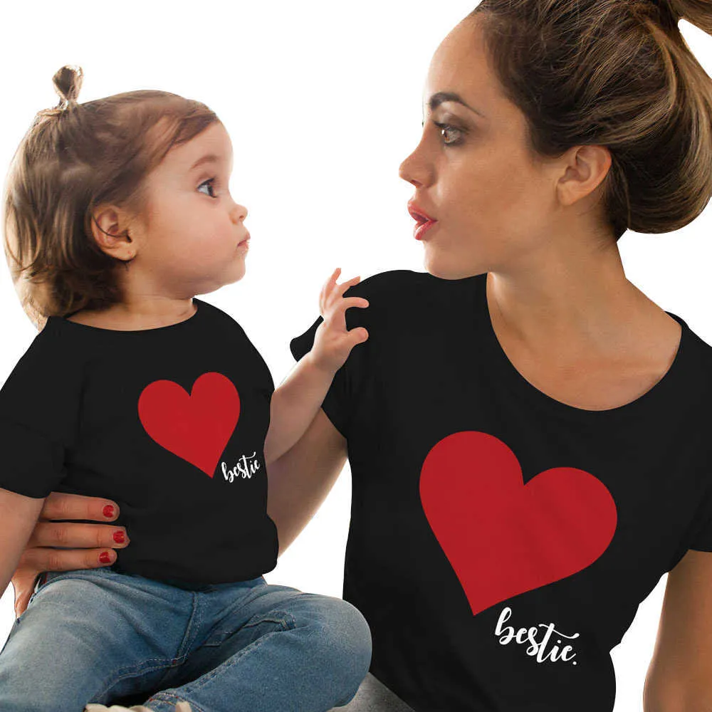 Familie bijpassende outfits Kalebas pop Mama en ik kleding Moeder Dochter Bijpassende familie outfits shirt moeder Kinderen Baby Meisjes zacht katoen Hart print Tops