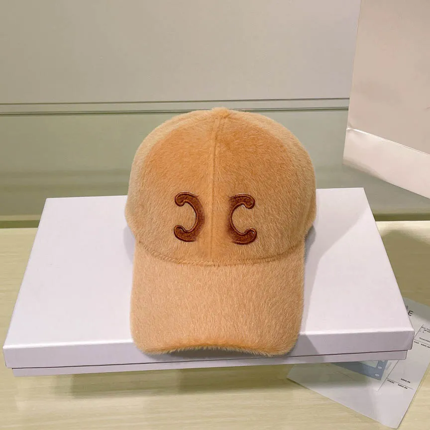 Męskie czapki Projektant Teddy Baseball Cap for Women Outdoor Street Hats Modna Regulowana Casquette Plush Wygodna kapelusz
