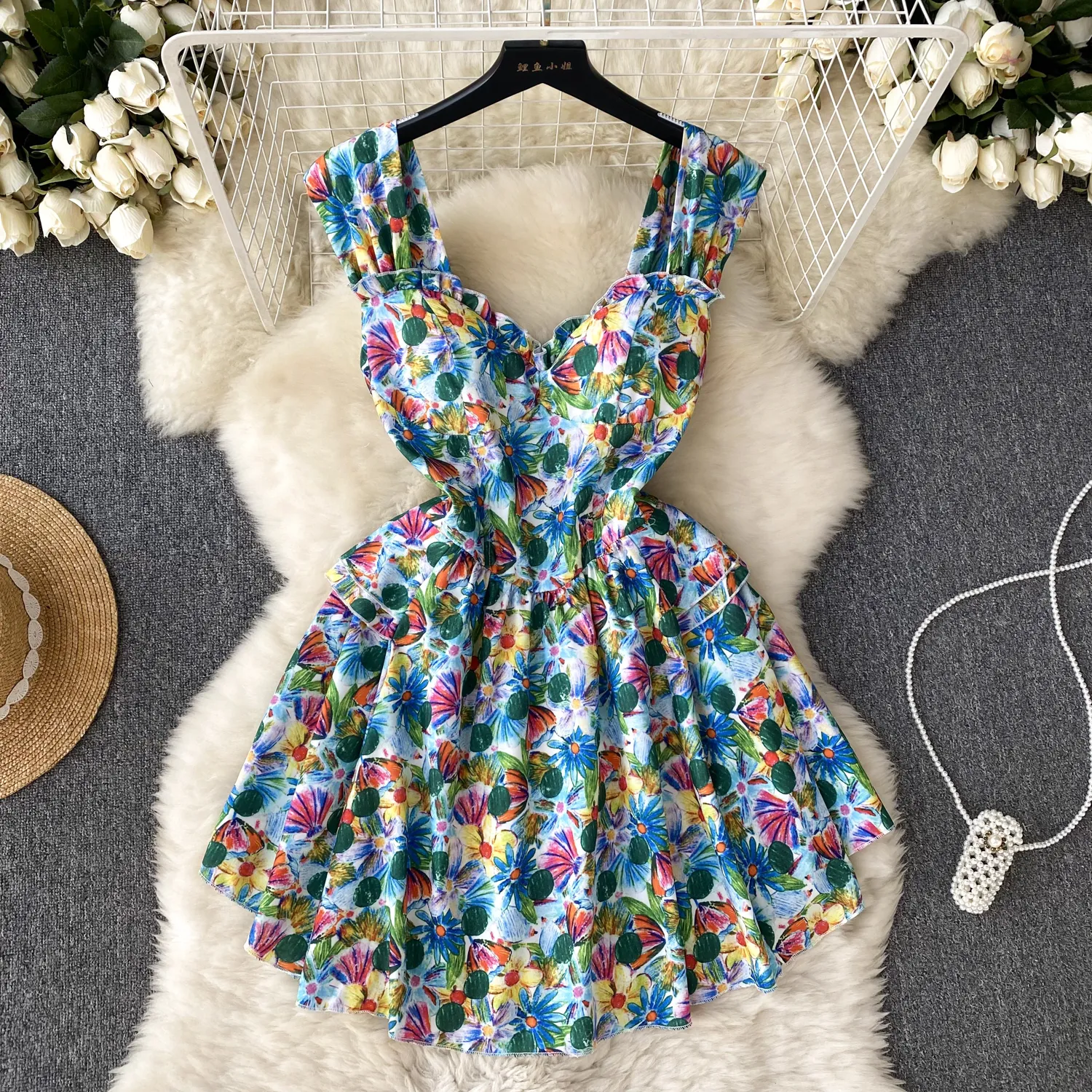 Grundläggande casual klänningar 2024 franska retro blommor tryck a-line kort klänning för kvinnor ny mode sexig ärmlös sommar söt casual kläder vestidos