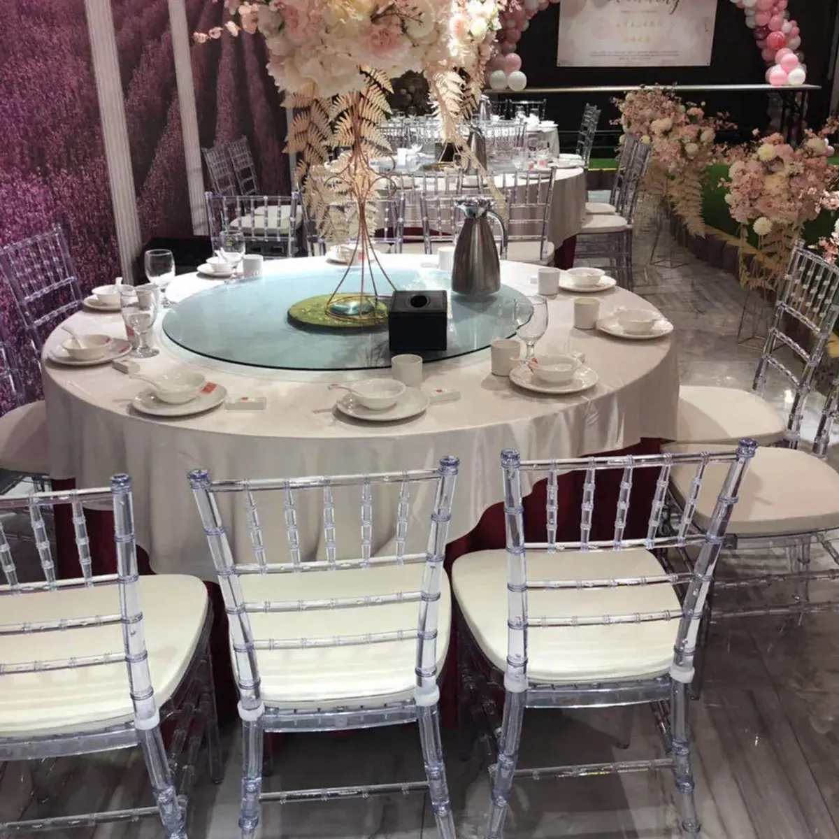 Evento de resina de cristal acrílico transparente al por mayor Tiffany Chiavari silla de comedor de plástico transparente para bodas y banquetes