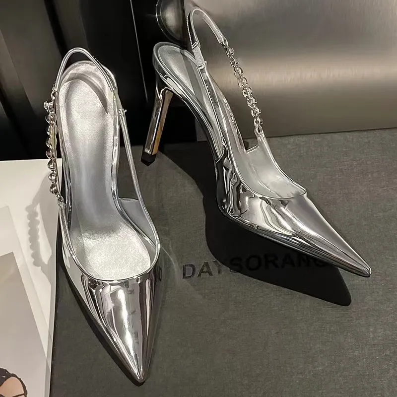 Klänningskor glänsande höga klackar slingback silver kvinnor pumpar metalliska kristallsandaler spetsiga tå stiletto huvelskor festklänningskor kvinna 230811