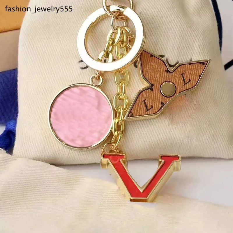 Key Rings Luxury Designer Keychain Fashion Classic Brand Key Buckle Letter Design Handmade Gold Letter L Keychains Mens Womens Bag Pendant 2305233BF