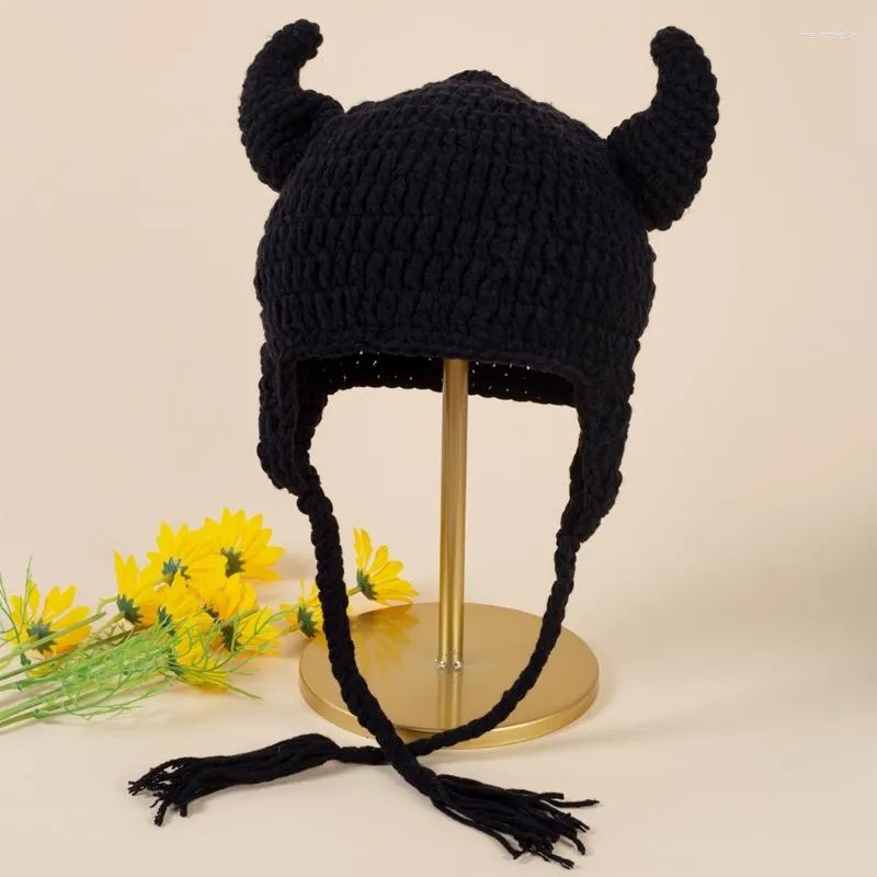 Baskar stickad djävul horn hatt för studenter vuxen vindtät fällbar vinter handgjorda form hålla varm cykling