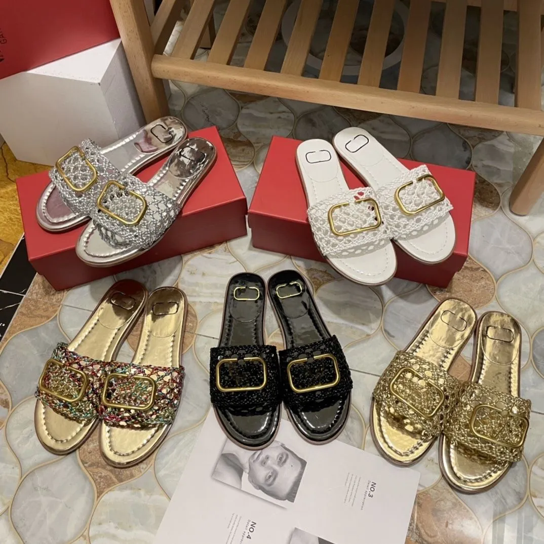 Luxe ontwerper Man Sandale Heel Platform Slide Summer Beach schoen Echte lederen slipper Men Metaal Mark Slippers buitenshuis Buiten Swim Sandaal Dames beroemde modedia's