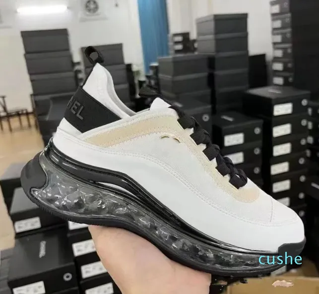 2023 Runner Velvet Calfskin Casual Sneakers Women Paris Paris Bluckle Burek Sports Buty sportowe