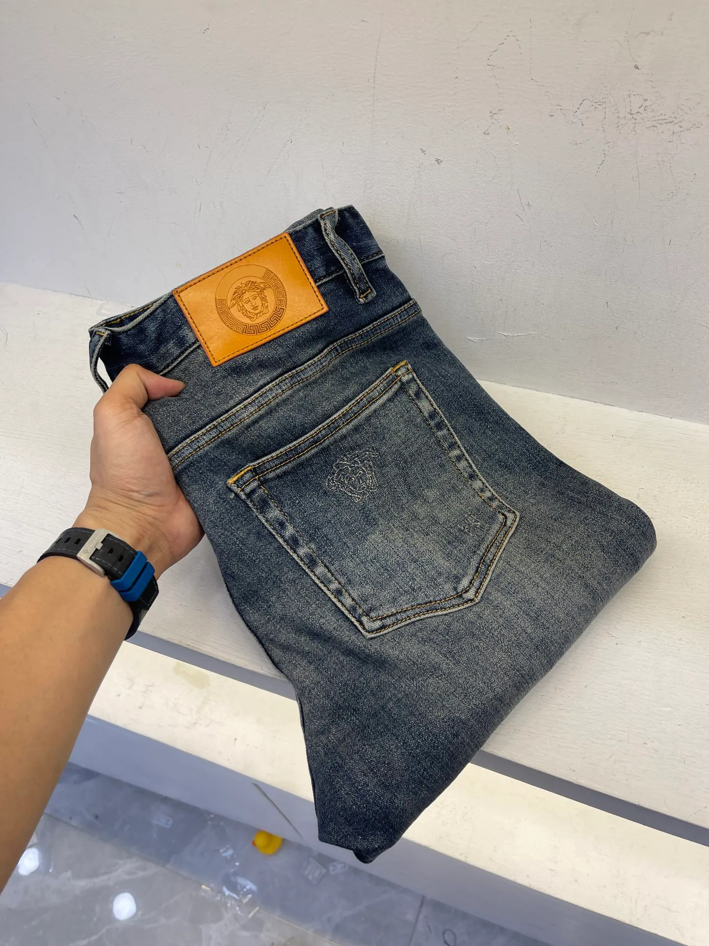 I nuovi jeans designer per il 2023 autunno e inverno sono eleganti comodi leggermente elastici slim fit lussuosi maschi di alta qualit jeans