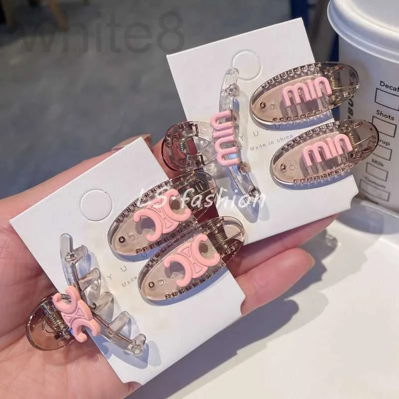 Haarclips Bruiltes Designer Iced Tea Coffee kleur Kleine clip letter