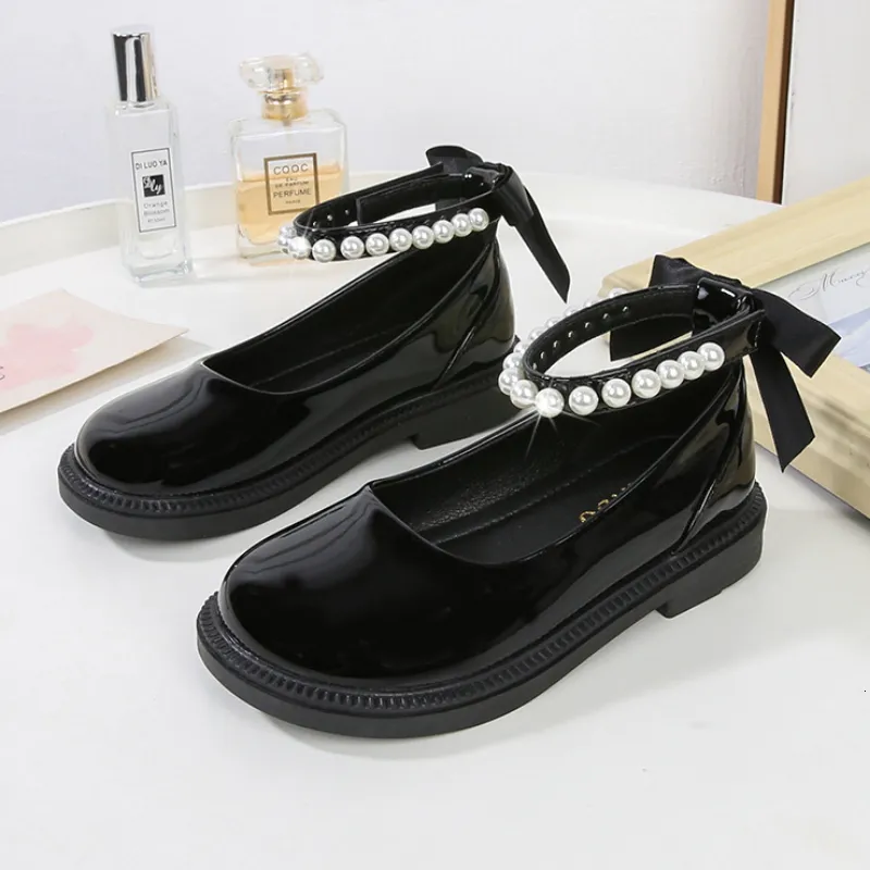 Sneakers Girl's Black Mary Janes Spring Autumn Glossy Leather Children Princess Soft Soled Beading Shoes School Students Causal 230811