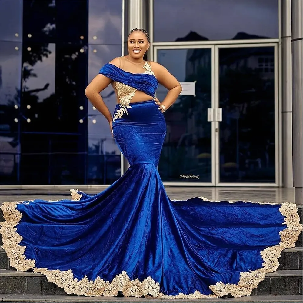 Robes de bal appliquées en dentelle bleue chic