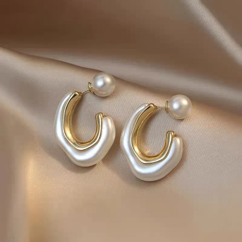 Stud Irregular Pearl Hoop Earrings For Woman Korean Fashion Jewelry Unusual Accessories For Gothic Party Girls Jewelry Accessories 230811