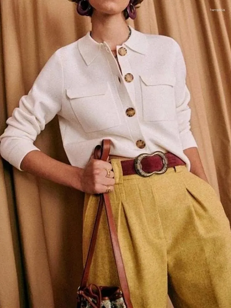 Pull de chemise en tricot pour femmes collier de remin-down 5 couleurs à manches longues de style safari double poches simples cavalier dames tricot cardigan