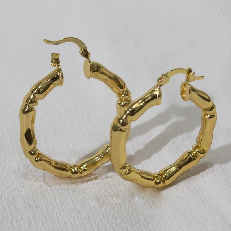 Boucles d'oreilles cerceaux 2023 Couleur en or tendance pour femmes grand cercle rond Clip accessoires d'oreille en cuivre Dubaï Wedding Fashion Bijoux Ry