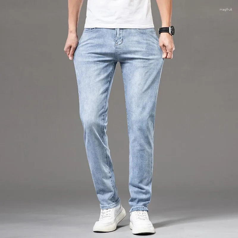 Jeans masculin 2023 Summer SMIL droit léger coton stretch extension denim Businet décontracté à mi-taille mince bleu clair