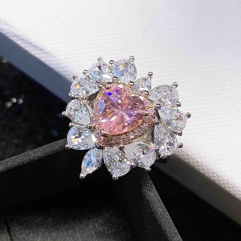 Anéis de casamento requintados de luxo rosa coração anel de cristal moda elegante menina embutida de zircão de zircão prateado charme nobre lady jóias de noivado