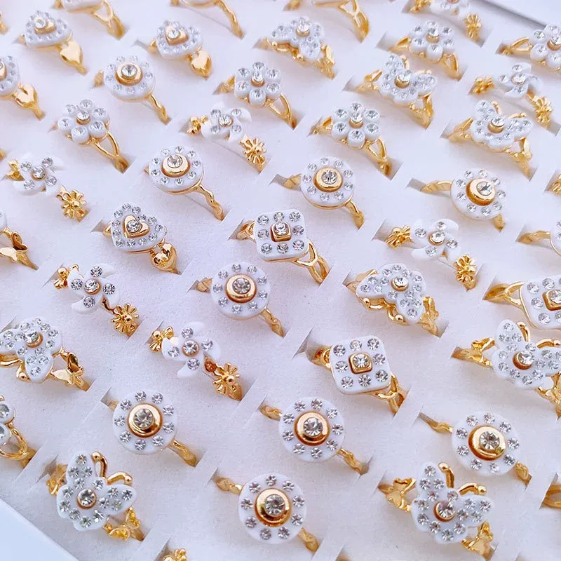 36 / PCS NOUVEAU GOLD DIAMOND BANG RING CHAMPEMENT Tempérament Love Flower Flowerfly Girls 'Index Anneau Gift Jewelry Bijoux en gros