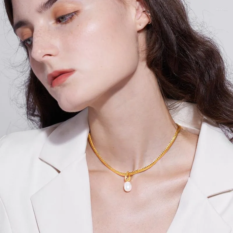 Collane a sospensione di alta qualità Woman Charm Round Pearl Necklace 2023 Minimalist Minimalist Design Style