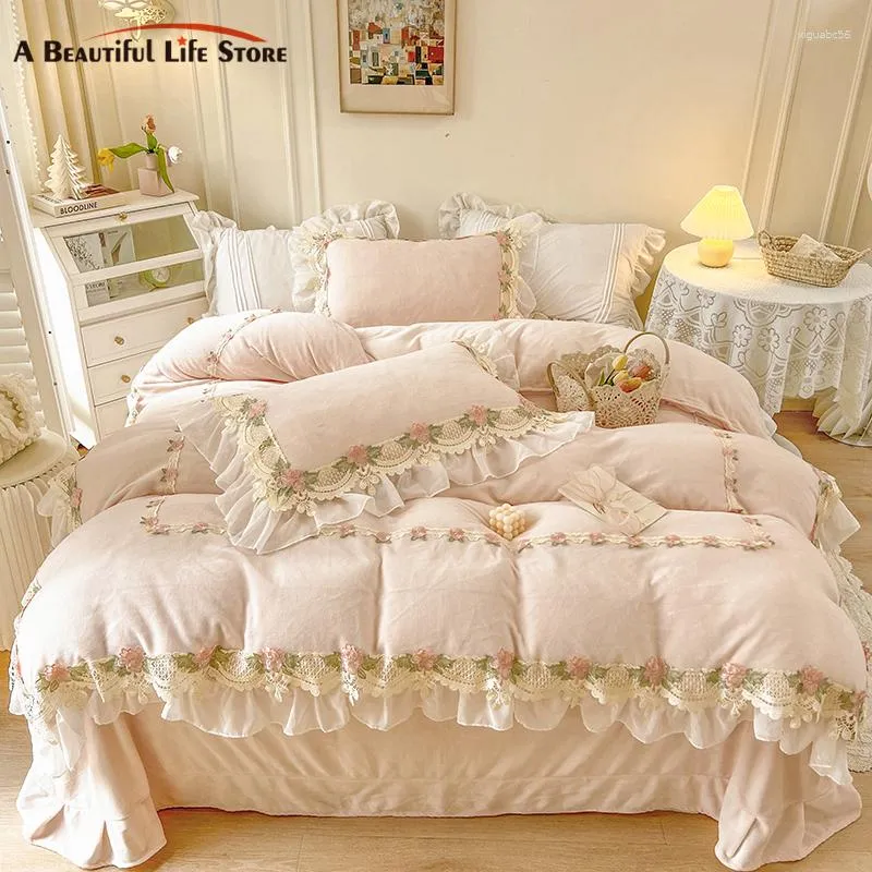 Bedding Sets Pink Super Soft Velvet Fleece Luxury Princess Set Flowers Borderyer Lace Ruffles Duvet Capa Fronha na cama