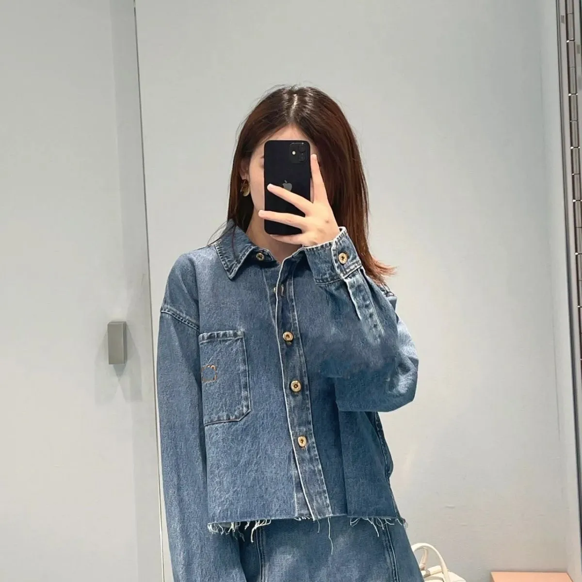 23 Automne de début de la mode courte de la mode MI BRROIDED DENIM MANDEMENT MODE MODE ET MODE VOLABLE FOLITILE