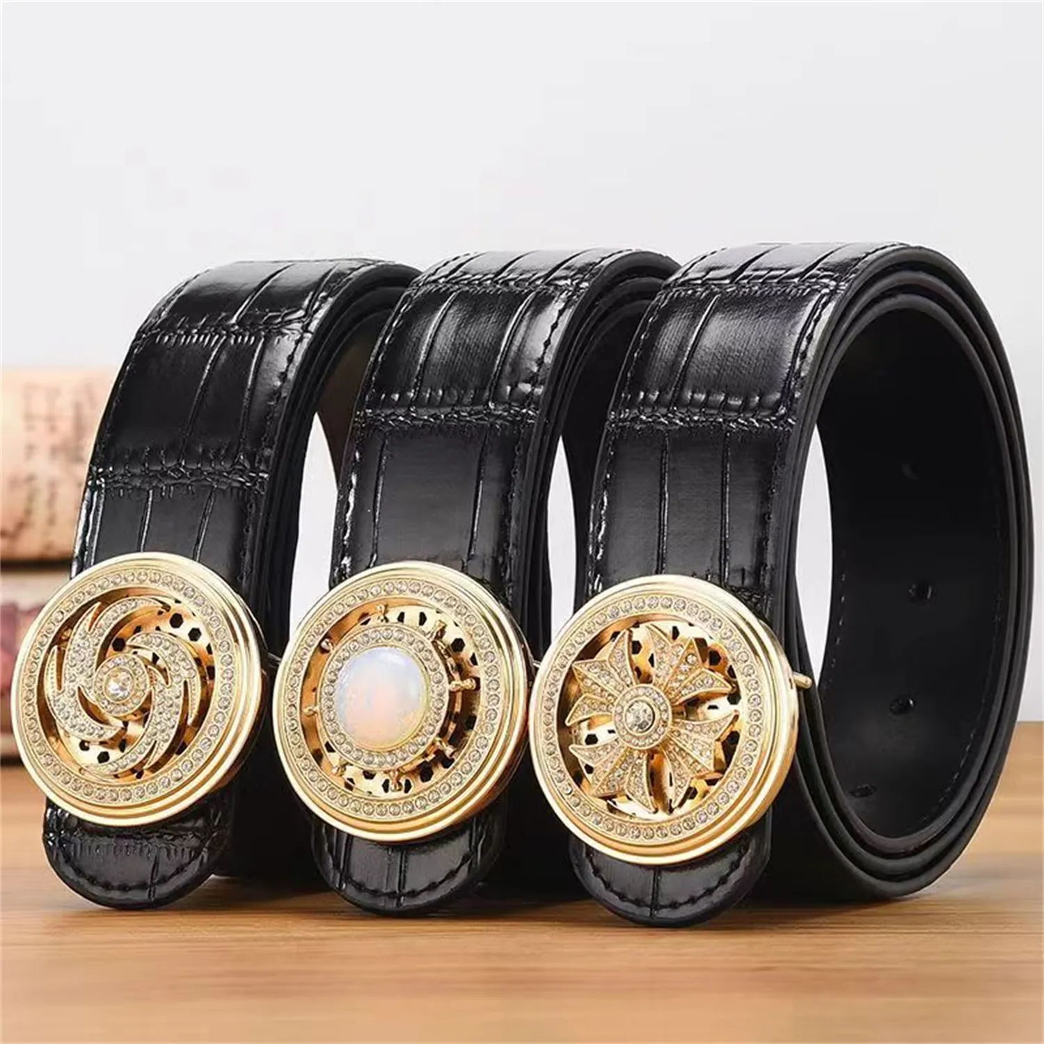 Hommes Véritable ceinture en cuir automatique Budget Business Casual Handsome Cool Diamond Noble Gem Square Backle Gold Silver Metal Youth Be