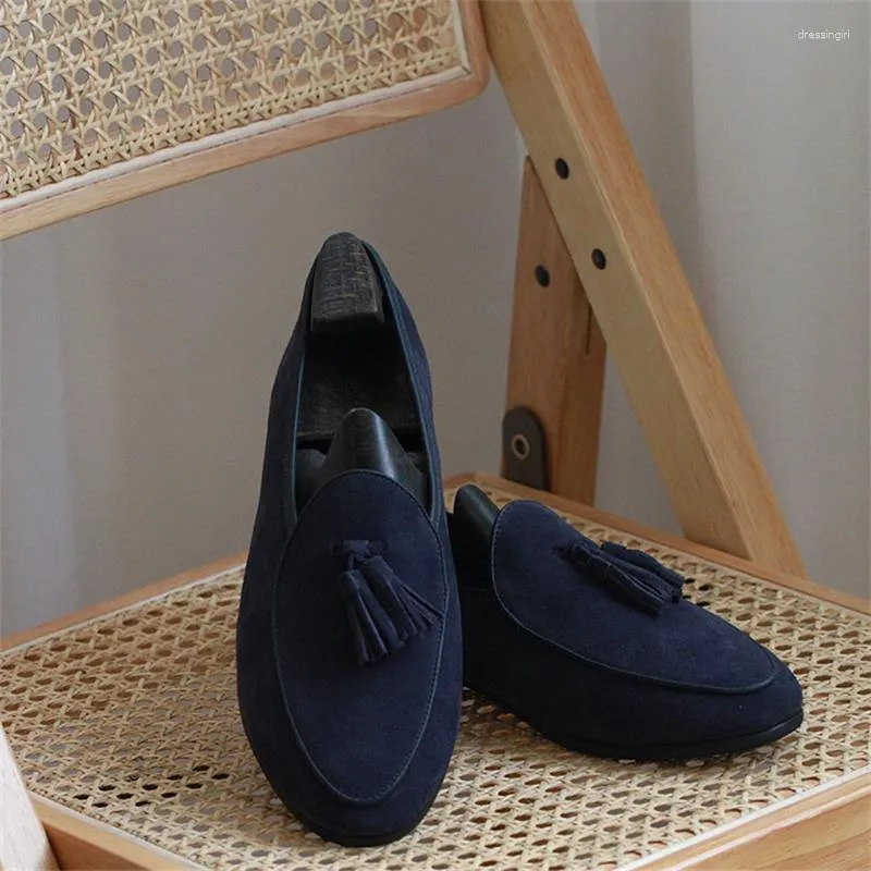 Klänningskor Dark Blue Men Loafers Handgjorda ko Suede Tassel Solid Color Round Head Slip-on Fashion Business Casual Party Daily