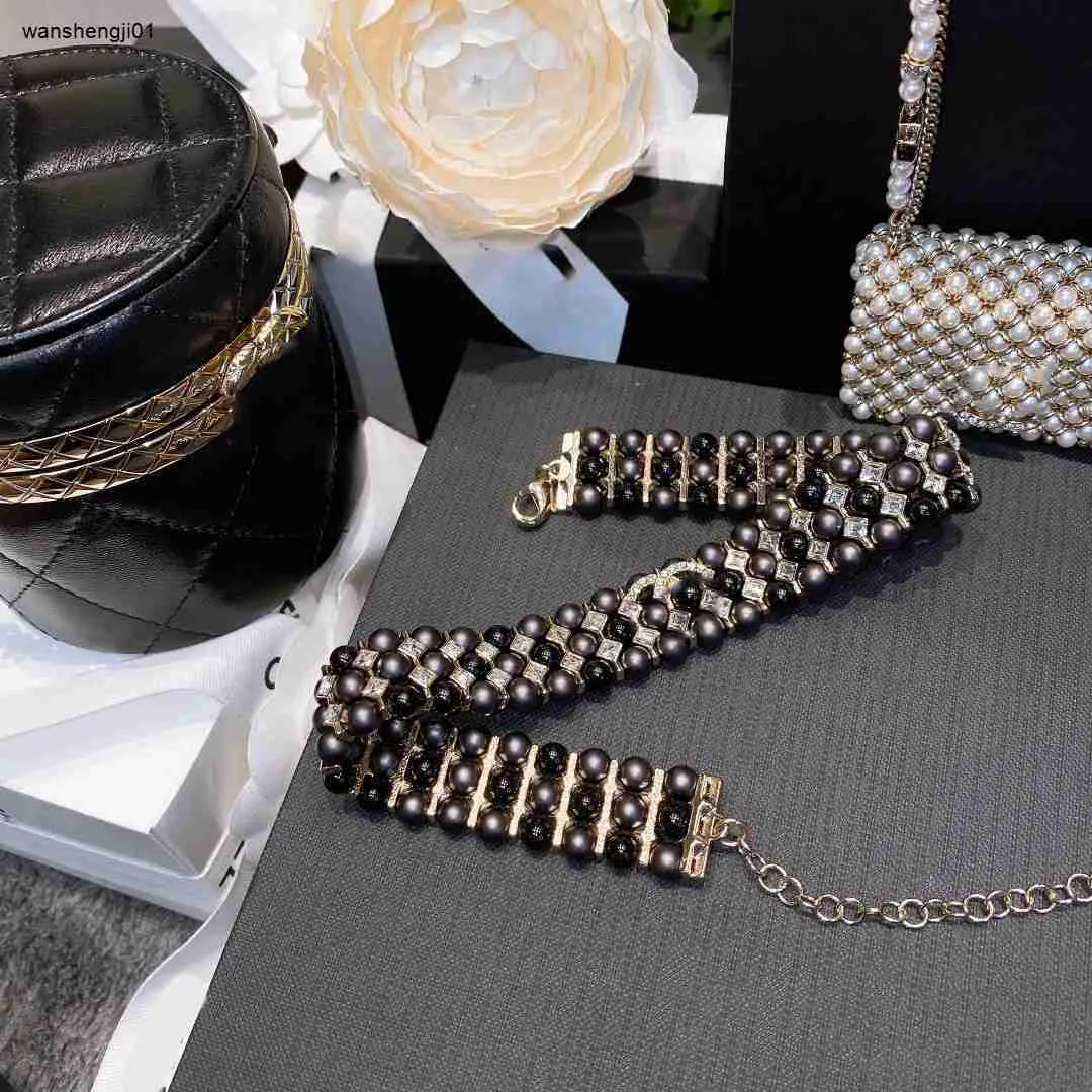 Masowa marka 23SS Designer Designer Multi -Way -Black Pearl String Naszyjnik dla kobiet mosiężnych biżuterii, w tym preferowane pudełko gif
