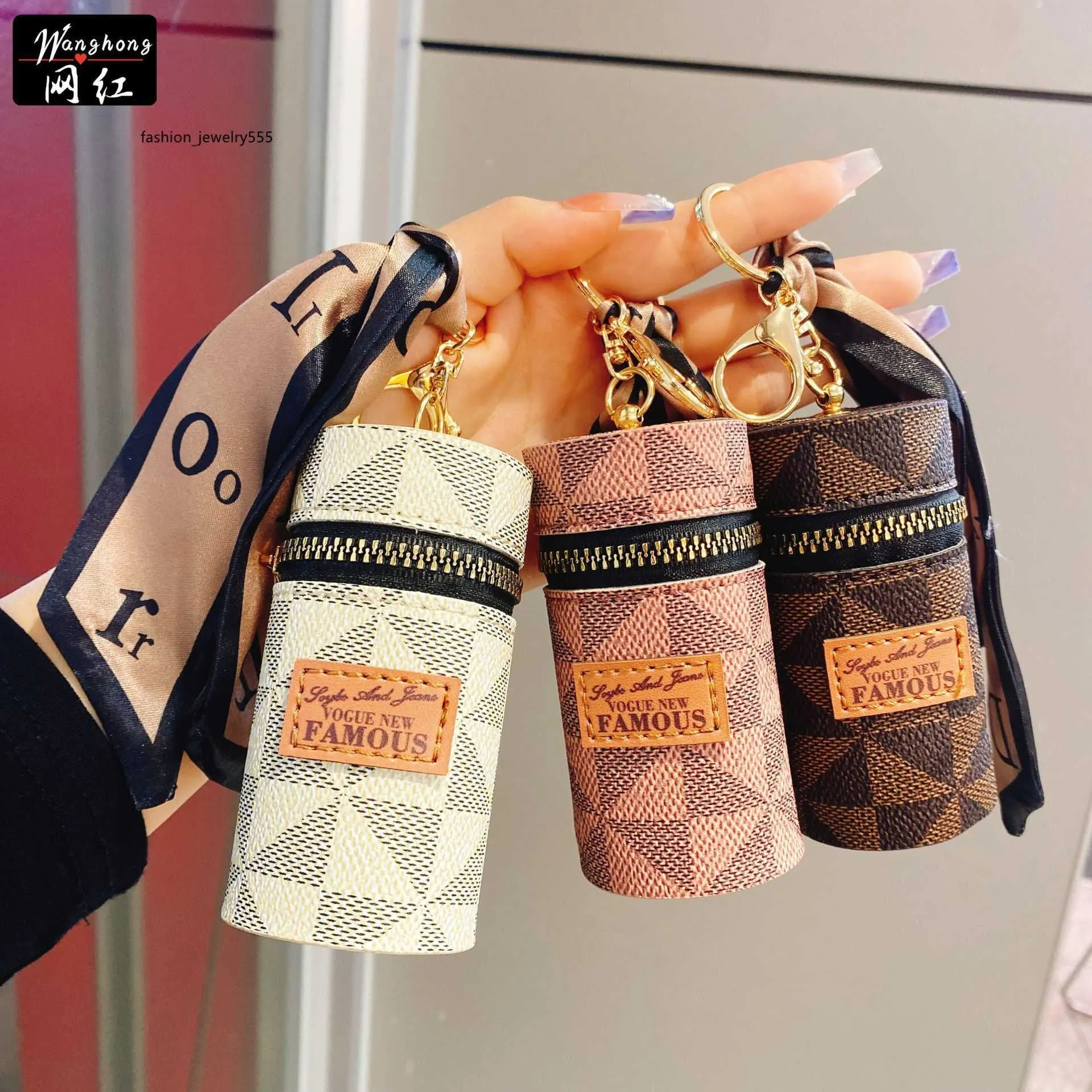 Keychains Lanyards Luxury Leather Bucket Lipstick Bag Silk Scarf Keychain Exquisite Personalized Storage Bag Pendant Women Accessories Keyring Gift