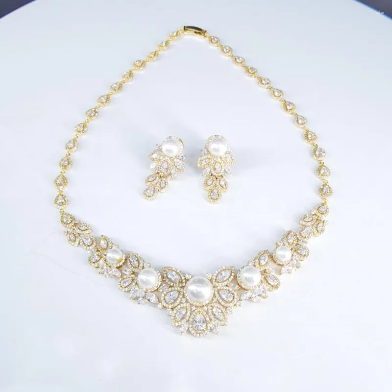 Necklace Earrings Set 2023 Fashion Retro Shell Pearls With Flower Zircon Golden Earring Wedding Bride Banquet Dress Dinner Jewelry