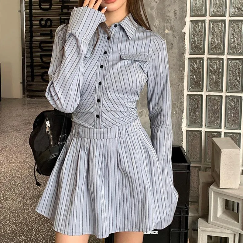 selia linen dress reformation Rent The Selia Floral Linen Dress By Reformation main image 0