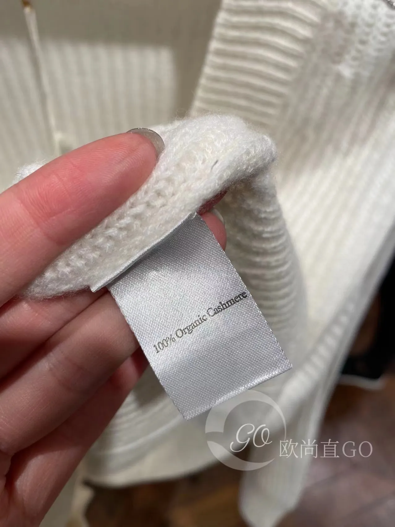 Kvinnors tröjor Autumn N.Peal White V-Neck Cashmere Sweater Sticked Cardigan