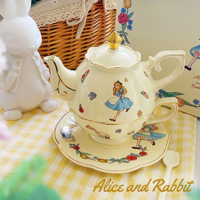 Tasses Produit mère et enfant potte Alice Wonderland Tea Set Alices et Rabbit en céramique Coffee Cup et plaque Carton 230812