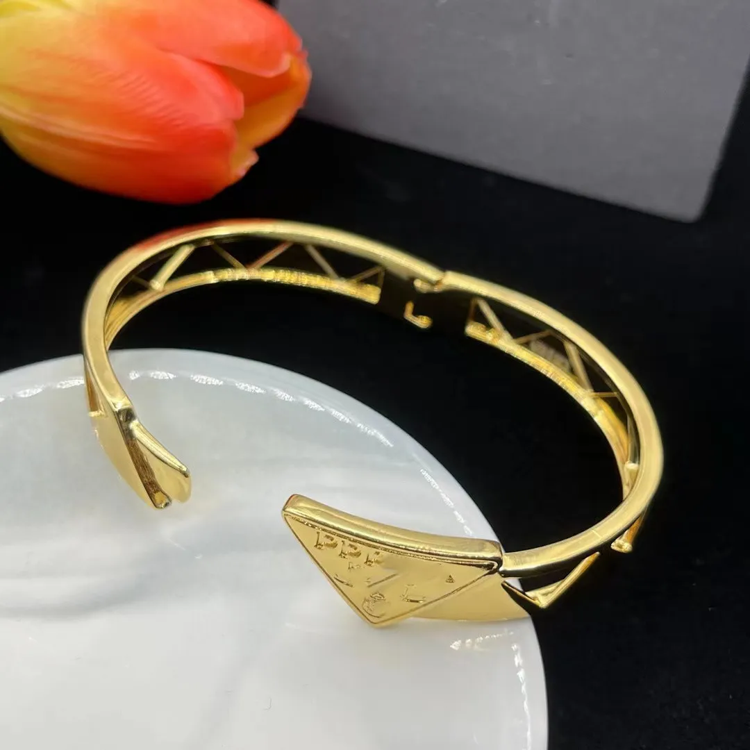 Neues Luxusdesigner -Schmuck 18K Gold plattiert - Edelstahlpaar Hochzeitsarmbänder Geschenkzubehör Großhandel- Großhandel-