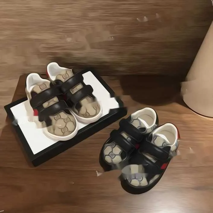 Sapatos meninos meninos 22ss Fashion Kids Confortável crianças tênis de couro casual tênis de alta qualidade com caixa