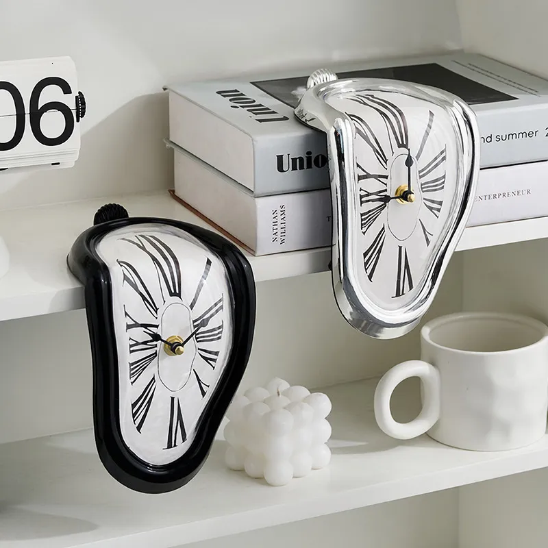 Oggetti decorativi Figurine surrealiste fusione orologio da torsione salvador dallo in stile piedistallo orologio da parete moderno bookshels desktop orologio 230812