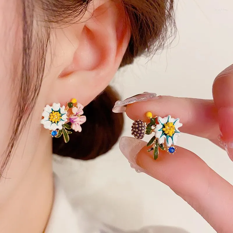 Stud Earrings Sen Series Super Fairy Daisy Flower Asymmetric 2023 Fashion Small Crowd Design Sense Senior For Girls .