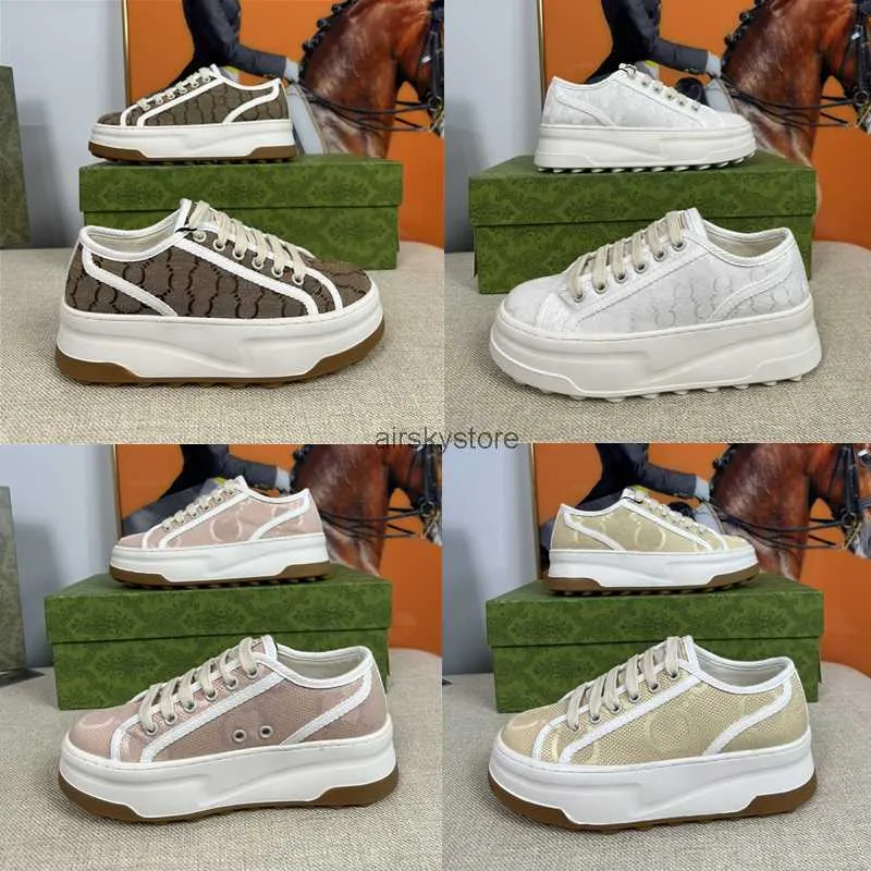 Kvinnors tjock solad tennis Casual Sports Shoes Retro broderad Casual 1977 Sponge Cake Color Matchande broderad häl 5 cm High Board Men Canvas Shoes Sneakers