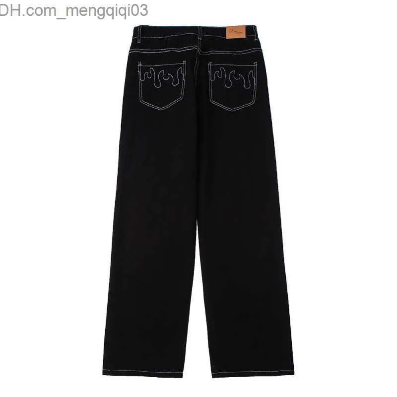 Pantalones con llamas online en los bolsillos