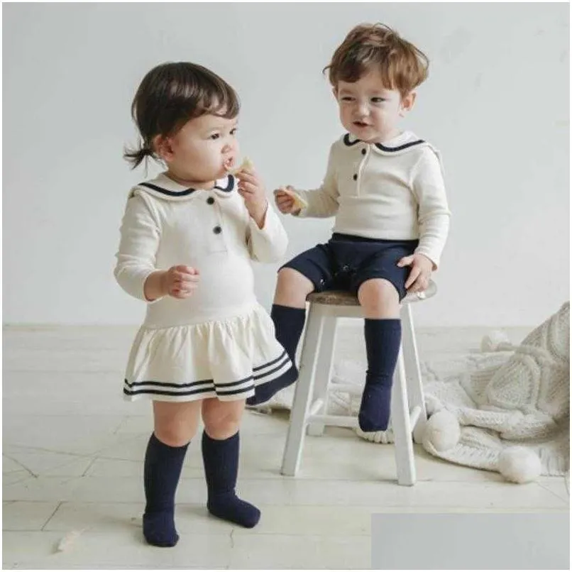 Rompers Baby Boys Girls Clothes Brother Sister Matchande kläder Tobarn Jumpsuit Romper Spanish Cotton Dress Born Overalls 210722 Dr Dhnty