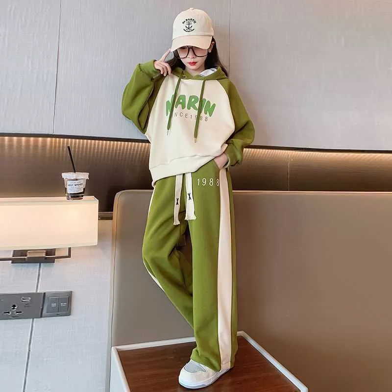 Kläderuppsättningar Ny tonåring Spring and Autumn Girls Casual Suit Childrens Hooded Sports Two-Piece Tracksuit For Kids Christmas Sets
