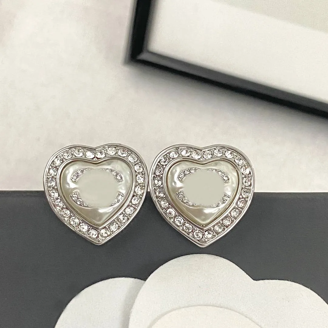 Luxe oorbellen Designer Women Letter C Studs Vintage Rhinestone Valentine Engagement Earring voor Lady Jewelry Accessories