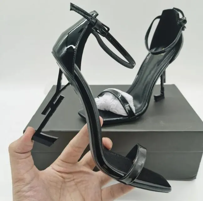 Chaussures habillées de créateurs Pumps pour femmes