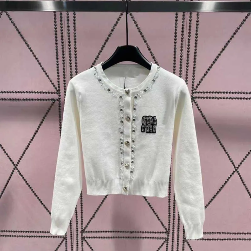 Lyxbroderi ulltröjor Miu Knit Sweatshirt Designer Långärmad t -skjorta Fashion Beaded Jacket Varm tröja Kvinnor Cardigan Coat